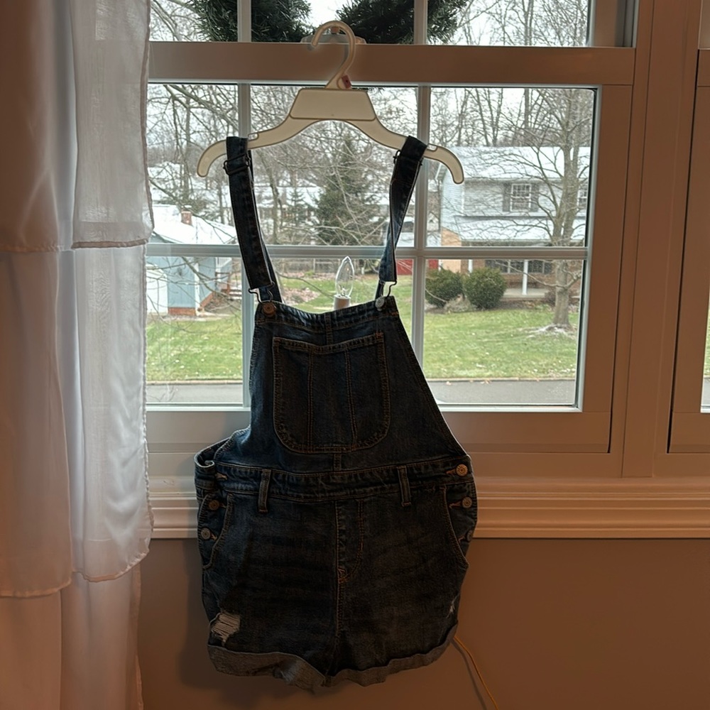 Old Navy Women’s XS Denim Shorts Overalls